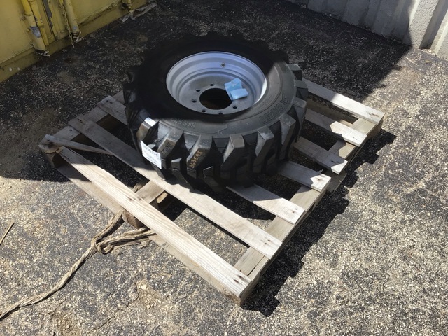 Camso SKS532 12-16.5 NHS MF Standard RH Skid Steer Tires (Unused) Camso SKS532 12-16.5 NHS MF Standard RH Skid Steer Tires (Unused)