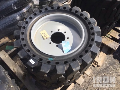 Quantity of (2) Camso SKS792S 33x12-20 Aperture Skid Steer Tires (Unused)