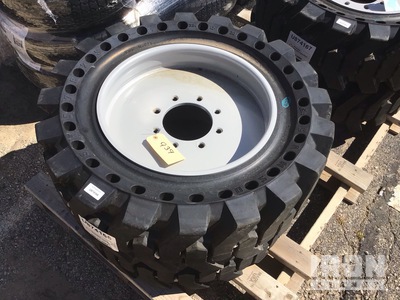 Quantity of (2) Camso SKS792S 33x12-20 Aperture Skid Steer Neumáticos (Unused)