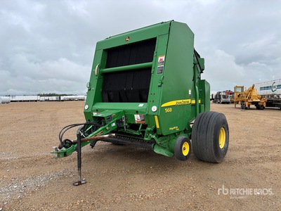 2000 John Deere Mega Wide Plus Round Baler