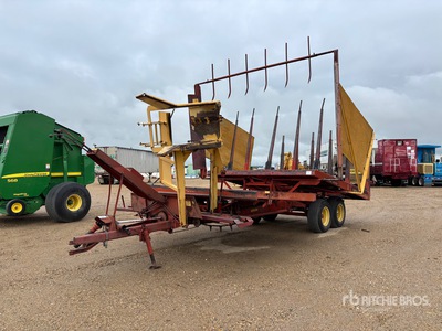 New Holland 1033 T/A Bale Wagon