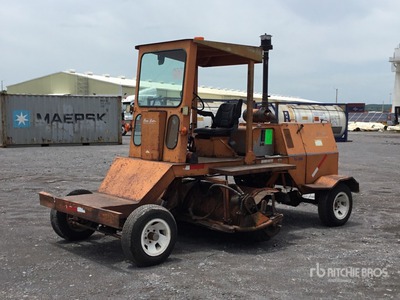 1993 Broce RJ300 Barredora / Self-Propelled Brooms