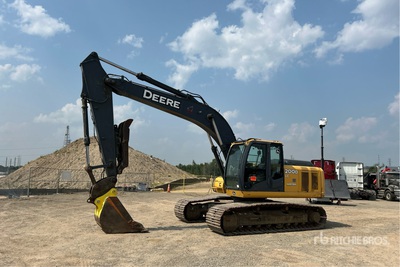 2011 John Deere 200D LC Tracked Excavator