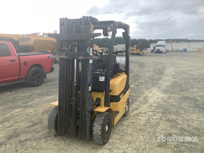 2006 Yale GLP030VXNUSE084 2750 lb Pneumatic Tire Chariot Élévateur
