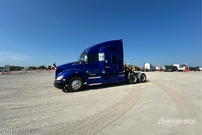 2017 Kenworth T680 6x4 T/A Sleeper Truck Tractor