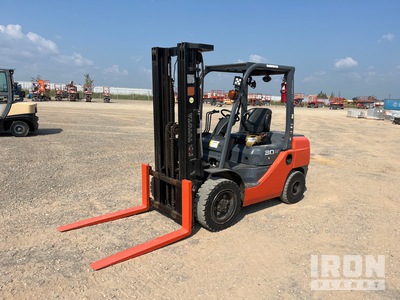 Toyota 8DFU30 6000 lb Cushion Tire Forklift
