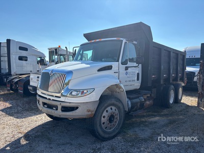 2010 International 4400 6x4 شاحنة قلابة /محورين