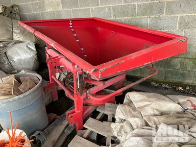 Lely L-1500 3-Point Fertilizer Spreader