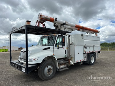 Altec LRV55 55 ft on 2007 International 4400 SBA 4x2 Forestry Camion à godets