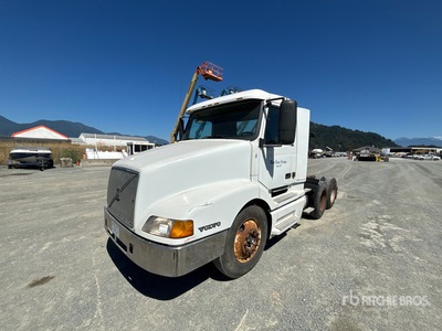 2001 Volvo VNL 6x4 T/A Day Cab Truck Tractor