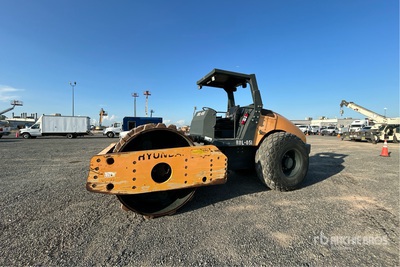 Hyundai Smooth Drum Compactor