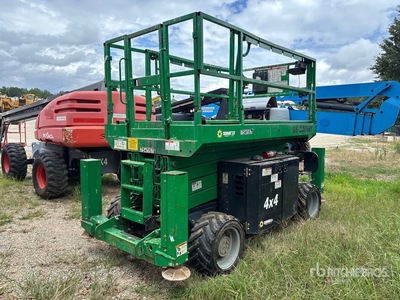 2015 Genie GS-3369RT 4x4 Dual Fuel Elevador de tijera