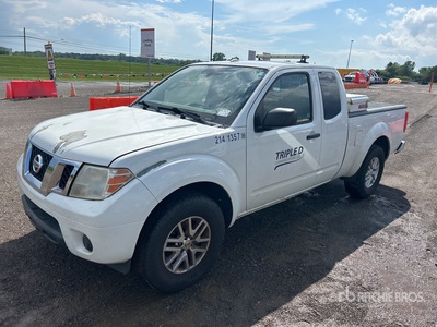 2014 Nissan Frontier SV 4x4 Crew Cab Pickup