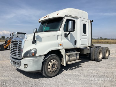 2018 Freightliner Cascadia 125 6x4 Tractocamion con Dormitorio / T/A Sleeper Truck Tractor