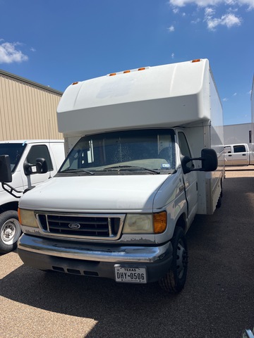 2007 Ford E-350 4x2 Cargo Van (Inoperable)