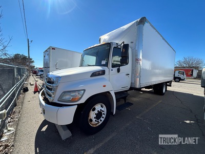 2012 Hino 268 4x2 Moving Furgoneta caja cerrada