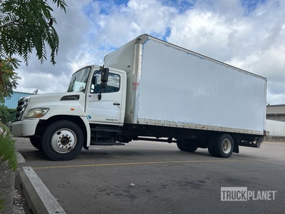 2012 Hino 268 4x2 شاحنة فان