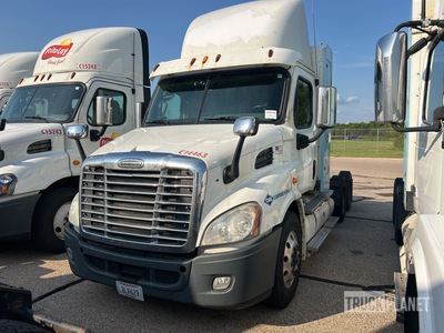 2015 Freightliner Cascadia CNG 6x4 T/A Day Cab Truck Tractor
