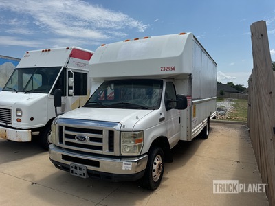 2008 Ford E-350 فان نقل (Inoperable)