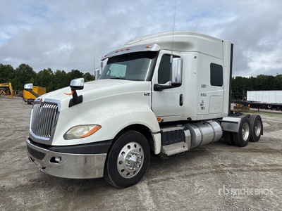 2018 International LT625 6x4 تراكتور شاحنة كابينة النوم (ثنائية المحور)