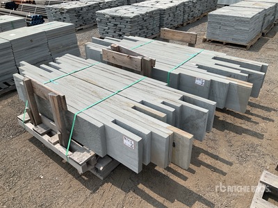 Quantity of (2) Pallets of 12 In Mixed 2 In Thermal Bluestone Treads Attrezzatura varia per cura del verde