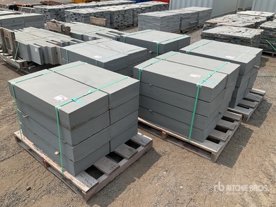 Quantity of (5) Pallets of 16 In x 3 Ft x 6 In Thermal Bluestone Steps Attrezzatura varia per cura del verde