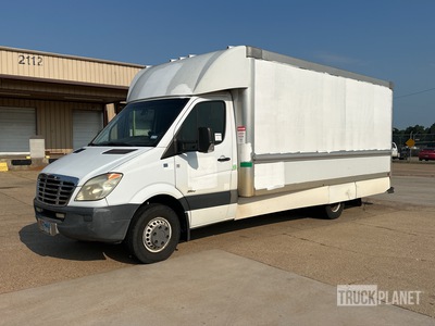 2009 Freightliner Sprinter Van 3500 バン