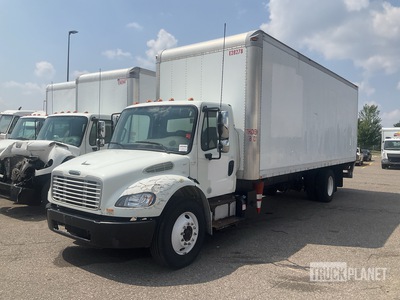 2012 Freightliner M2 106 4x2 Furgoneta caja cerrada
