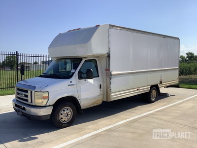 2008 Ford E-350 فان نقل