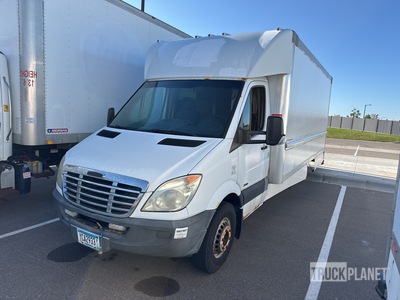 2009 Freightliner Sprinter 3500 4x2 Van Truck