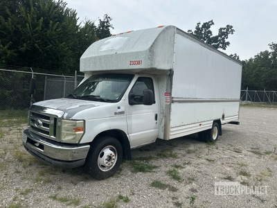 2008 Ford E-350 Cutaway バン