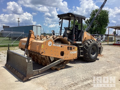 2020 Case SV211E Compacteur à tambour à pieds dameurs