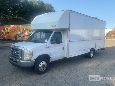 2008 Ford E-350 Cutaway 4x2 Fourgon cargo
