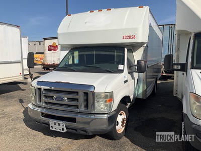 2008 Ford E-350 Cutaway 4x2 Fourgon cargo (Inoperable)