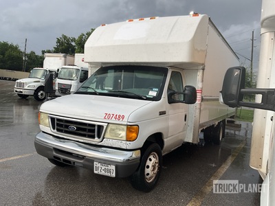 2007 Ford E-350 Cutaway 4x2 Van Truck