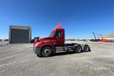 2018 Freightliner Cascadia 126 6x4 T/A Day Cab Truck Tractor