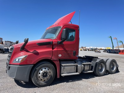 2018 Freightliner Cascadia 126 6x4 Ciągnik siodłowy T/A z kabiną dzienną