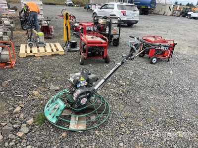 Gas powered concrete trowel