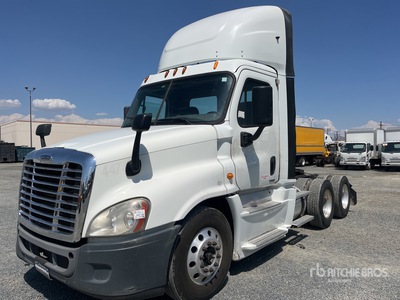 2014 Freightliner Cascadia 125 6x4 T/A Day Cab Truck Tractor