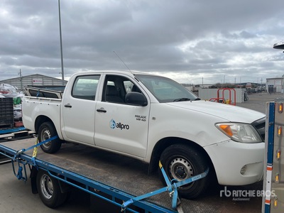 2007 Toyota Hilux 4x2 بيك اب