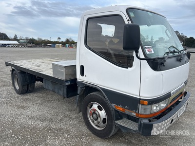 1994 Mitsubisi Canter 4x2 Camion à Plateau