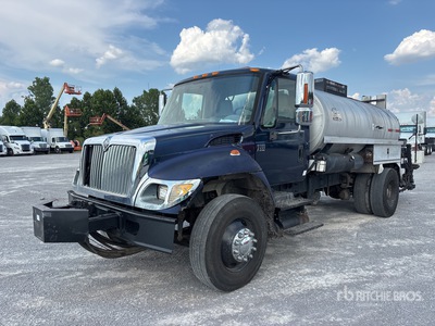 2007 Etnyre Centennial II 2000 gal on 2007 International 7300 4x2 Asphaltverteiler-Lkw