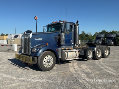 2004 Kenworth W900 Tri/A Day Cab Truck Tractor