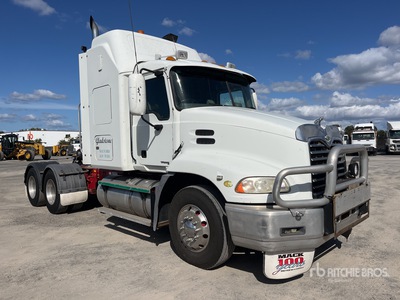 2007 Mack CX688RS Vision 6x4 T/A Sleeper Truck Tractor