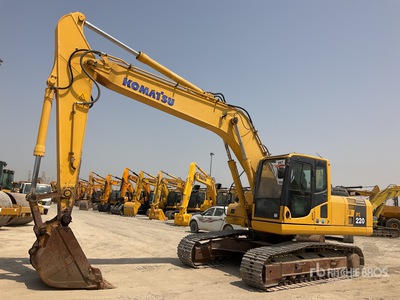 2010 Komatsu PC220-8N1 Tracked Excavator