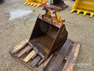 EFI 24 in Q/C Digging Excavator Bucket