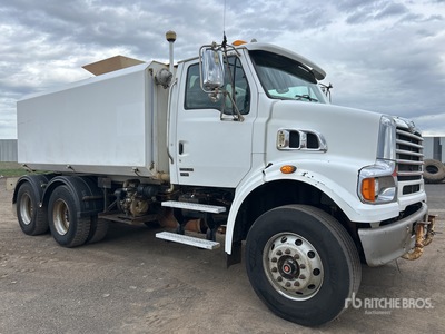 2009 Sterling LT7500 13000 L 6x4 Camion à eau