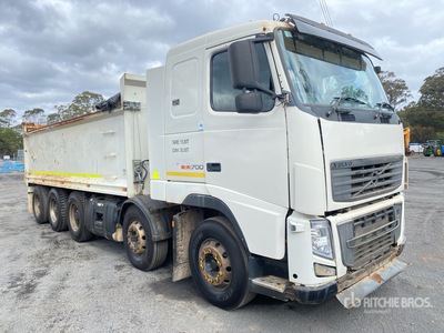 2012 Volvo FH16 10x6 Twin-Steer T/A Dump Truck