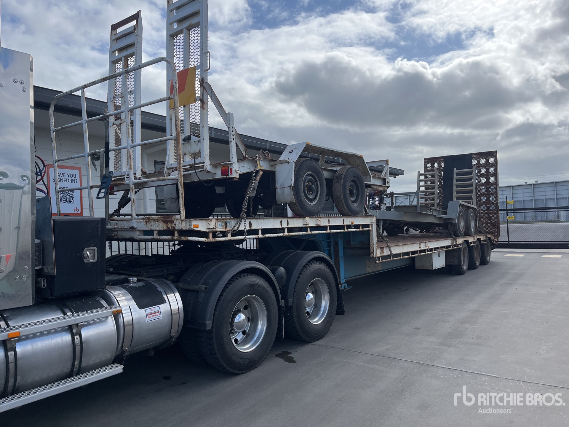 2006 JTB Step Deck Trailer