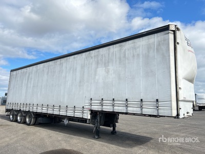 2004 Vawdrey 13.3 m Tri/A Step Deck Curtain Side Trailer